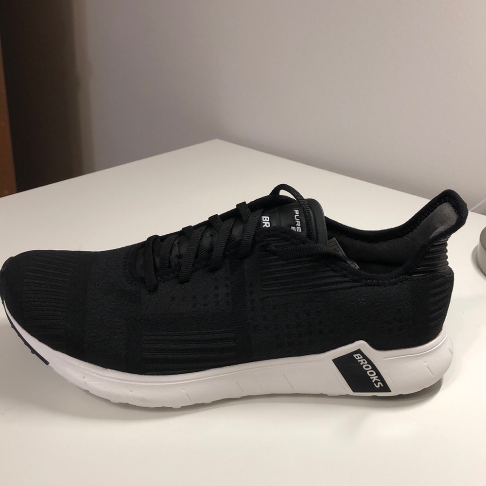 *New*Brooks Pure Beat Women’s Black Running Shoes